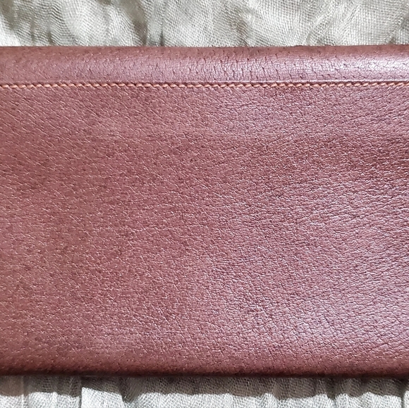 Gucci Vintage Leather Bi-Fold Wallet - Picture 2 of 10